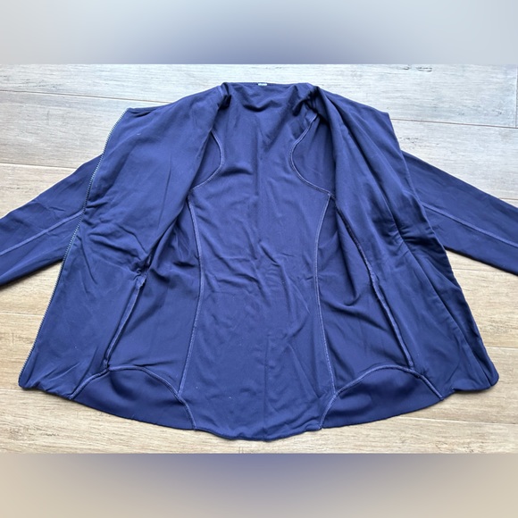 Lululemon Emerge Renewed Jacket - Picture 4 of 10